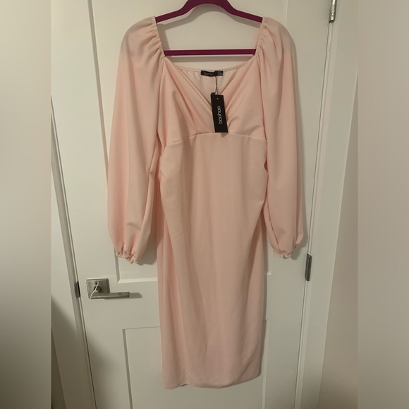 BNWT Boohoo Soft Pink Puff Sleeve Midi Maternity Dress - Picture 1 of 3